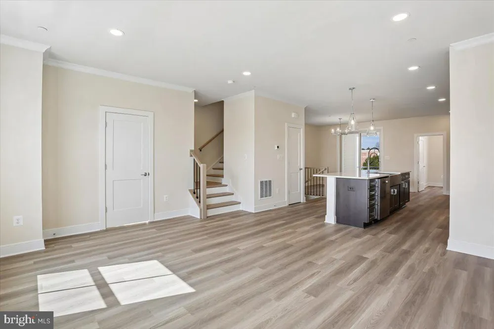102 ALLEN LANE Poolesville, MD 20837