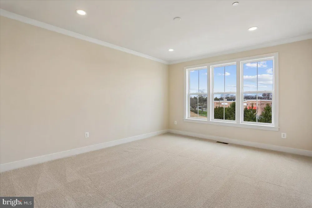 102 ALLEN LANE Poolesville, MD 20837