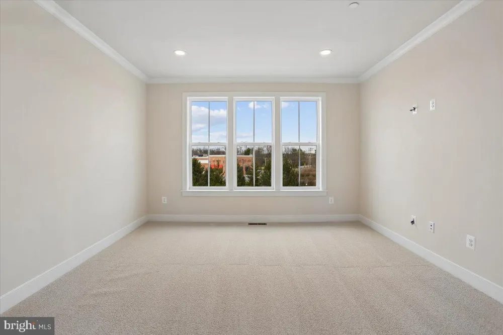 102 ALLEN LANE Poolesville, MD 20837
