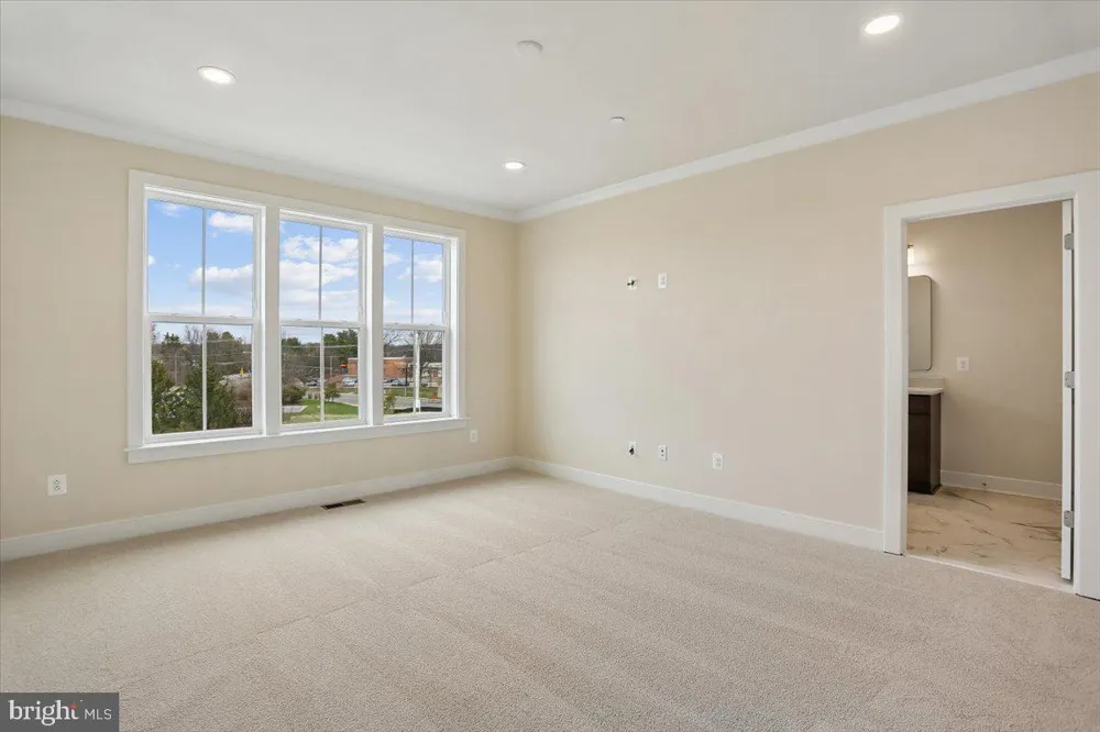 102 ALLEN LANE Poolesville, MD 20837