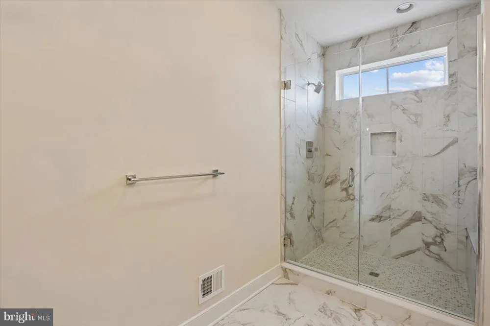 102 ALLEN LANE Poolesville, MD 20837