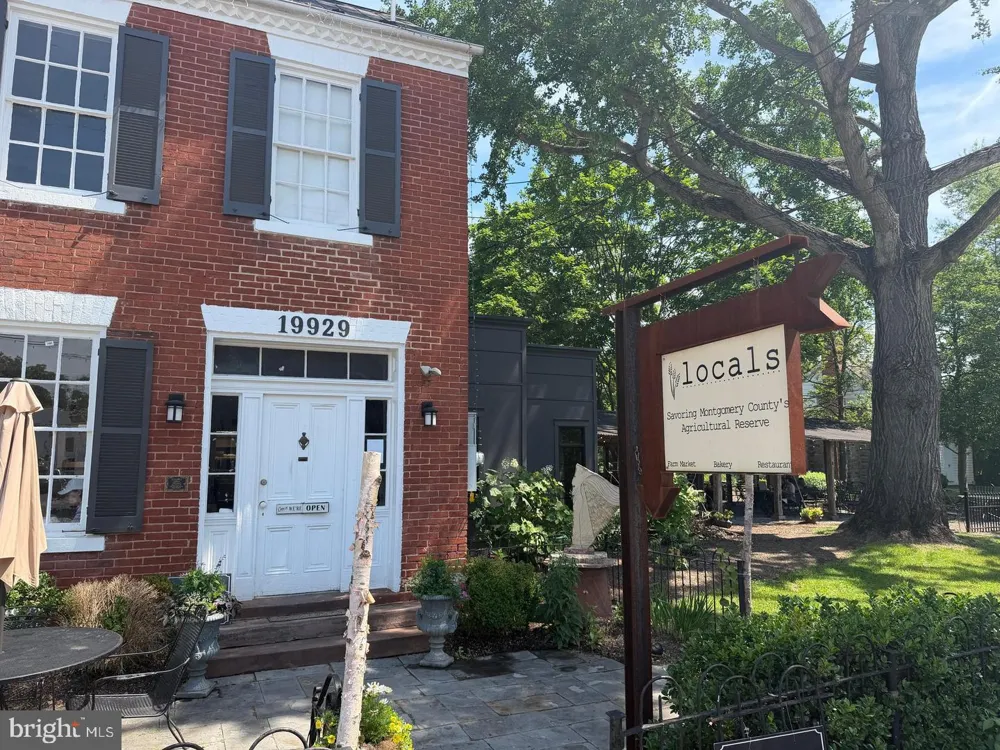 102 ALLEN LANE Poolesville, MD 20837