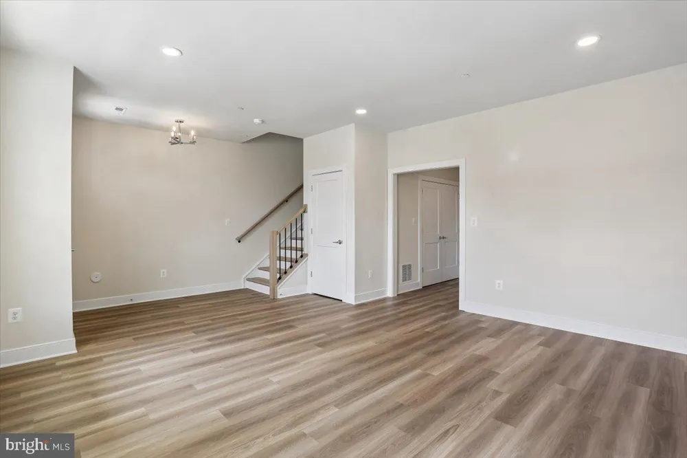102 ALLEN LANE Poolesville, MD 20837