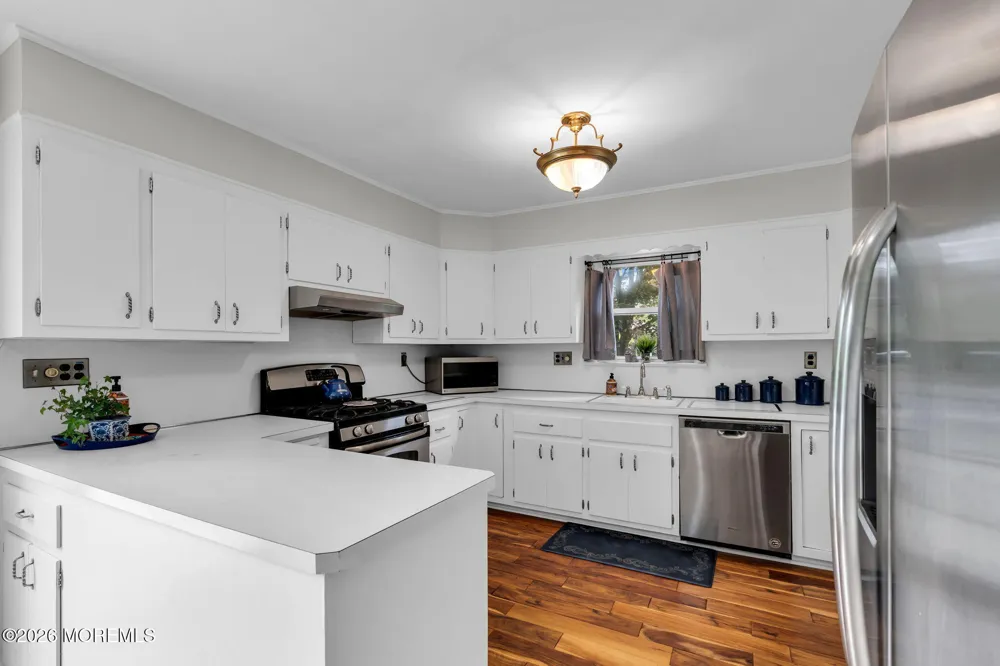 5 Spruce Drive Shrewsbury, NJ 07702