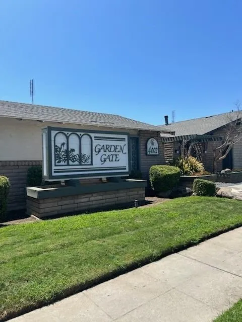 4002 E Dakota Avenue #201