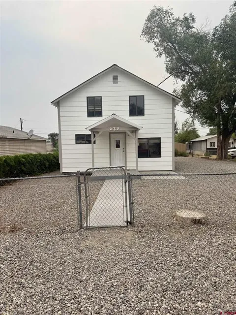239 W North 1st Street