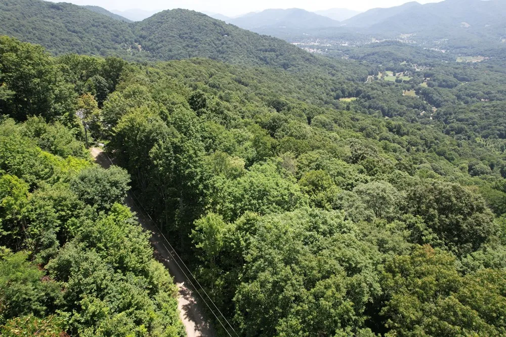 Mountainside drive Waynesville, NC 28786