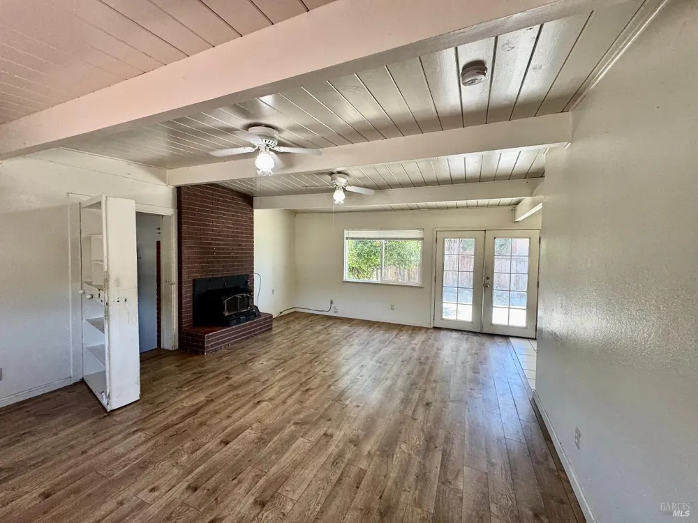 701 Corlano Avenue Santa Rosa, CA 95404