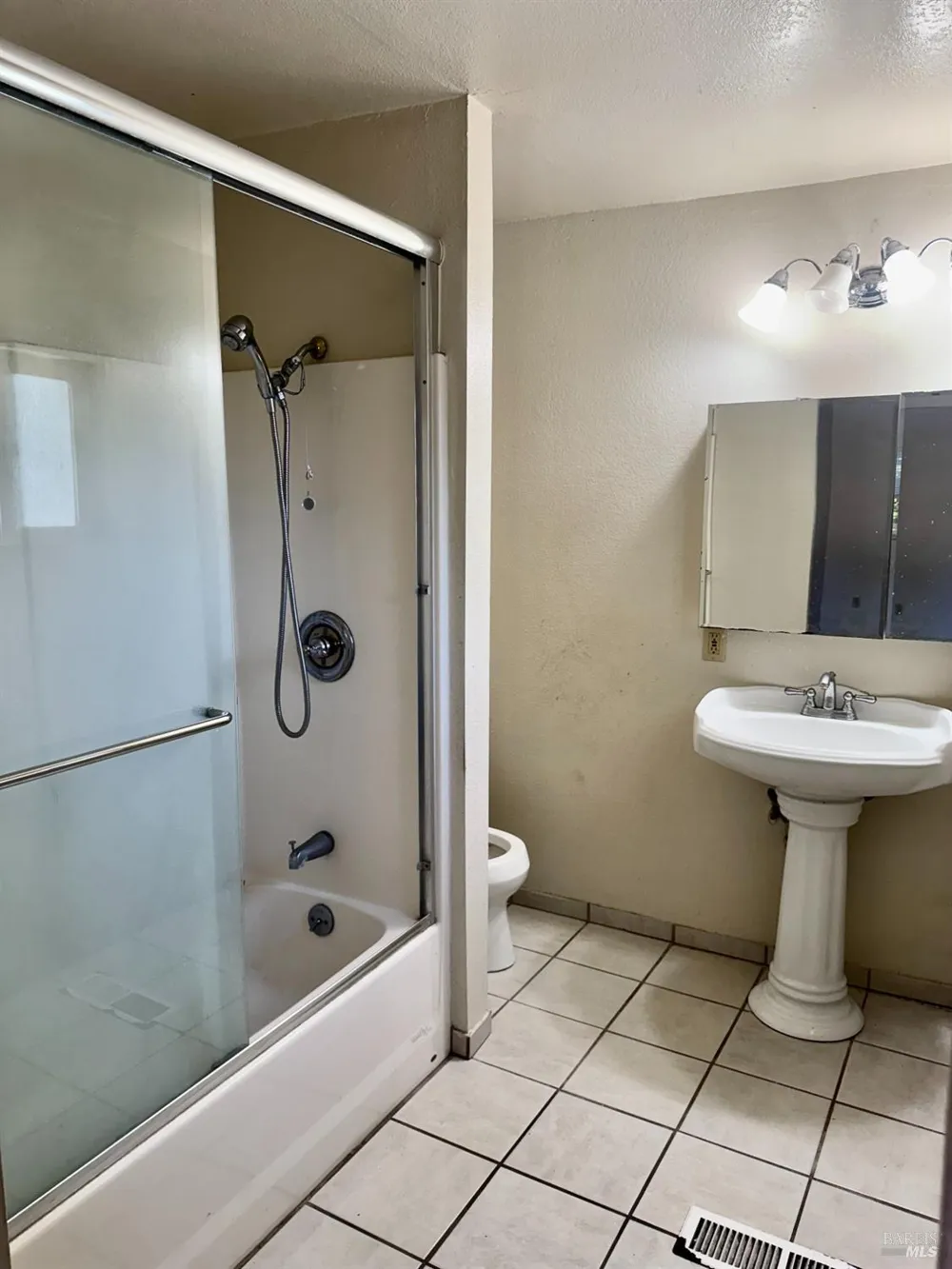 701 Corlano Avenue Santa Rosa, CA 95404