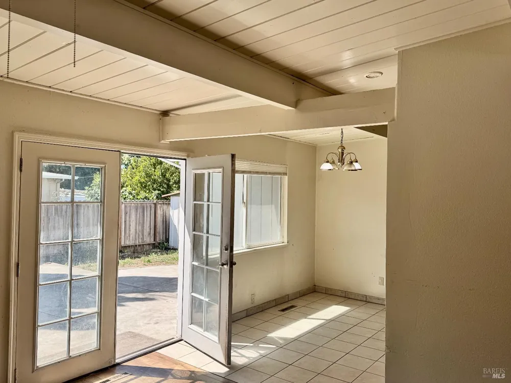 701 Corlano Avenue Santa Rosa, CA 95404
