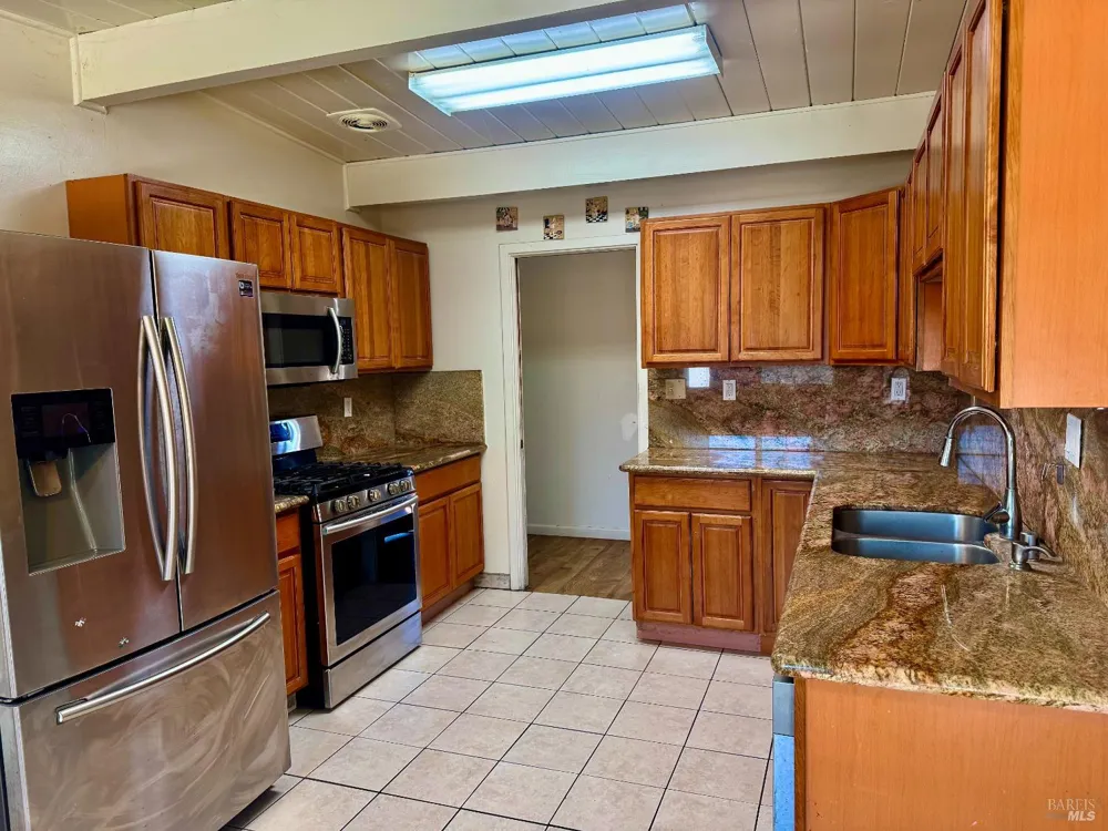 701 Corlano Avenue Santa Rosa, CA 95404