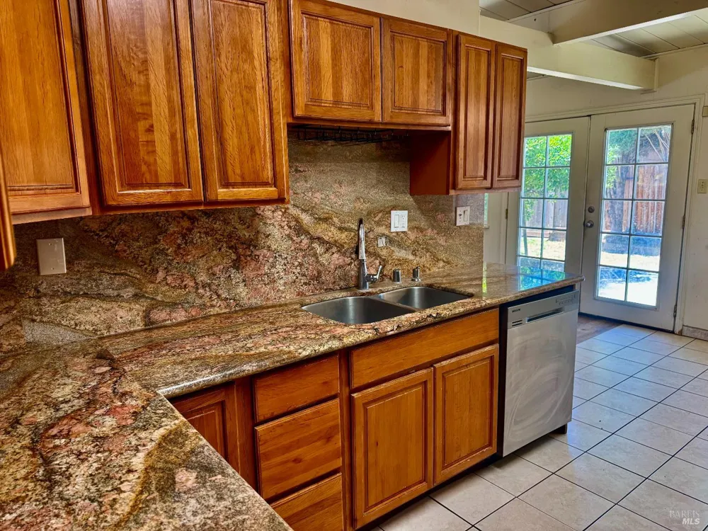 701 Corlano Avenue Santa Rosa, CA 95404