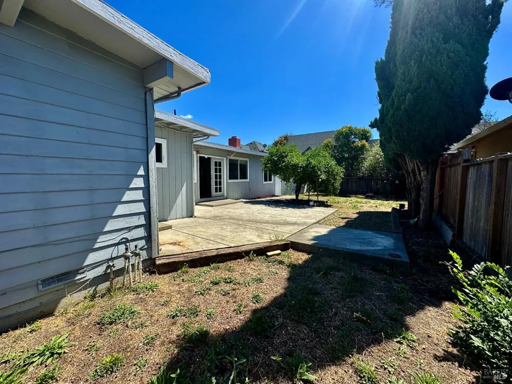 701 Corlano Avenue Santa Rosa, CA 95404