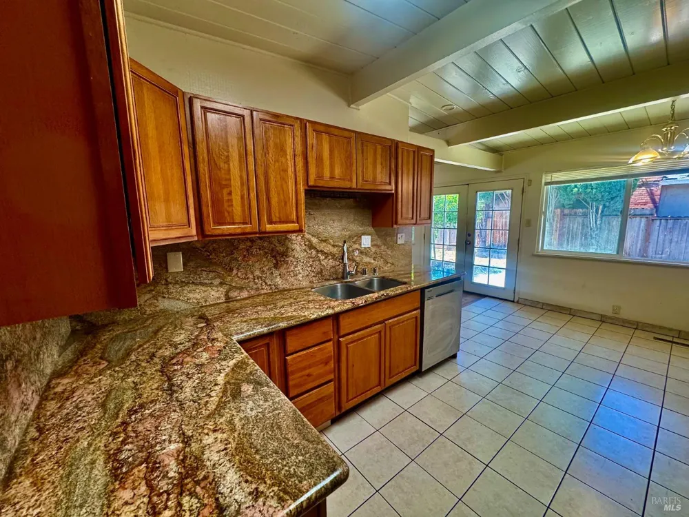 701 Corlano Avenue Santa Rosa, CA 95404
