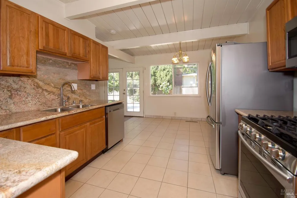 701 Corlano Avenue Santa Rosa, CA 95404