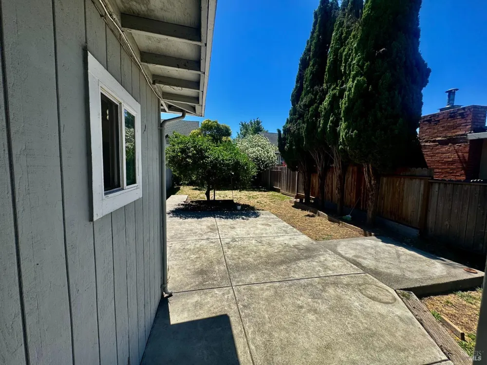 701 Corlano Avenue Santa Rosa, CA 95404