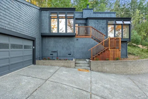 960 Wild Oak Drive
