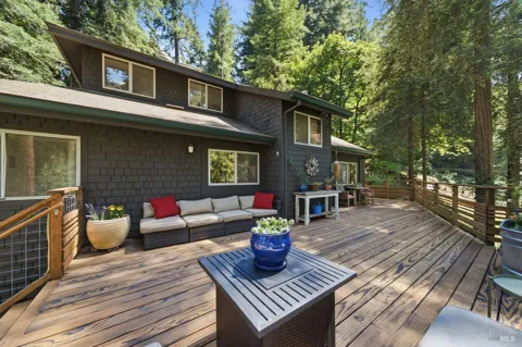 35 Sylvan Way