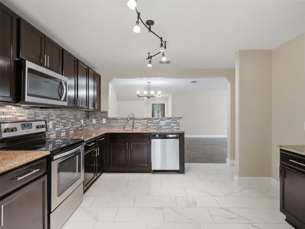 414 Walnut Crest Selma, TX 78154