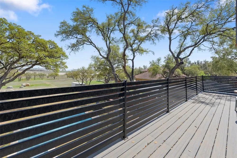 2854 Lakeshore Drive Canyon Lake, TX 78133