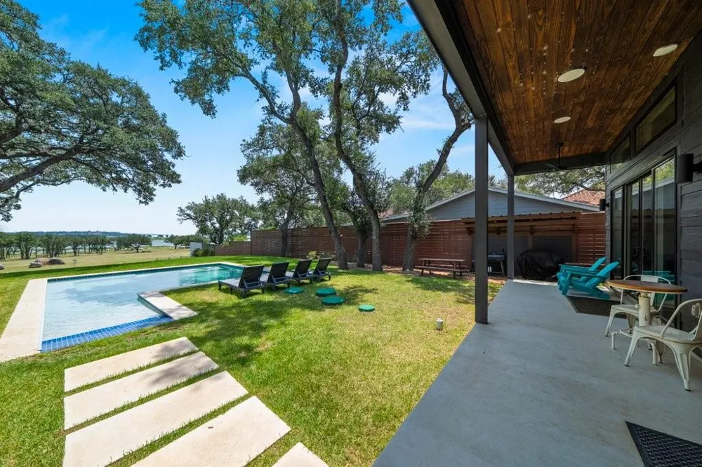 2854 Lakeshore Drive Canyon Lake, TX 78133