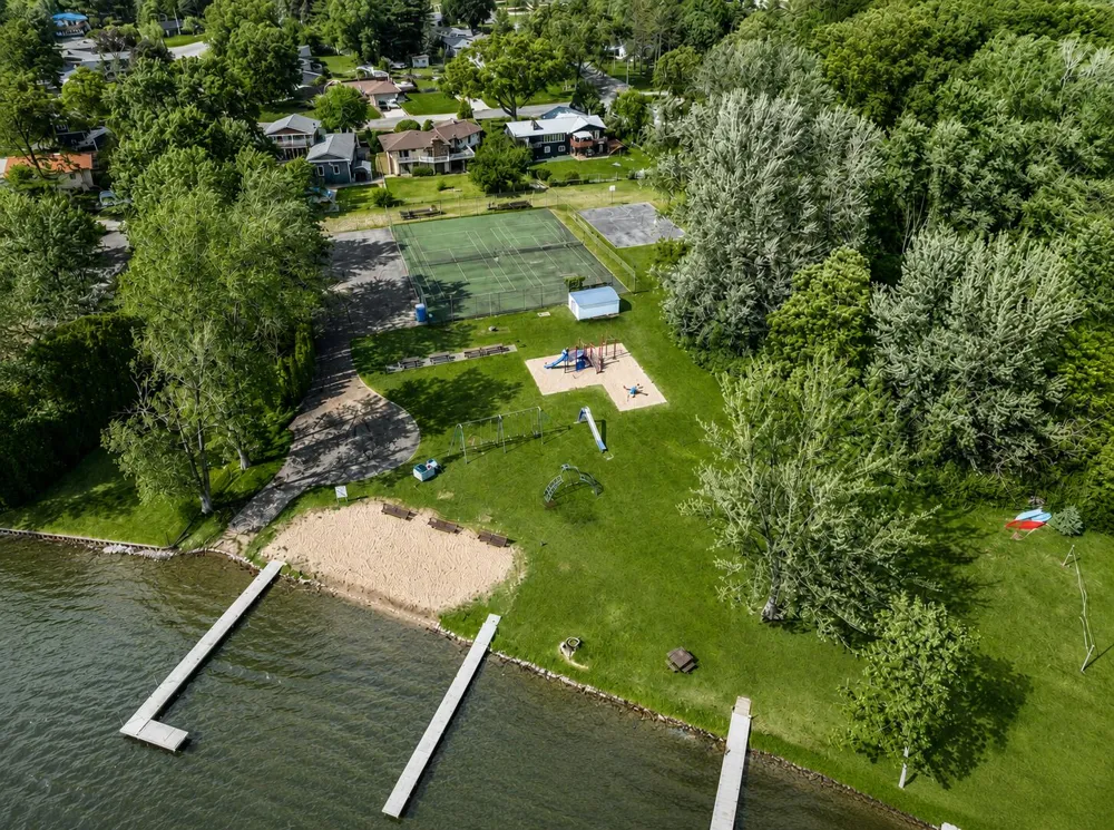138 Grand Castle Terrace Emmett Charter Township, MI 49014