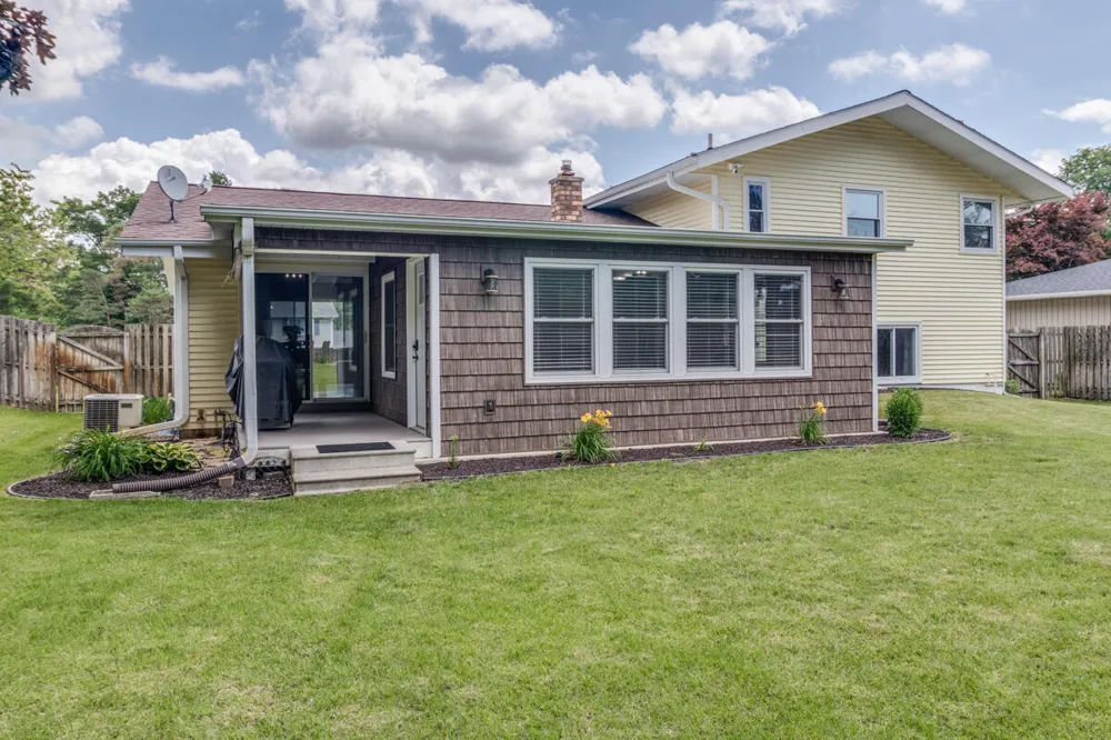138 Grand Castle Terrace Emmett Charter Township, MI 49014