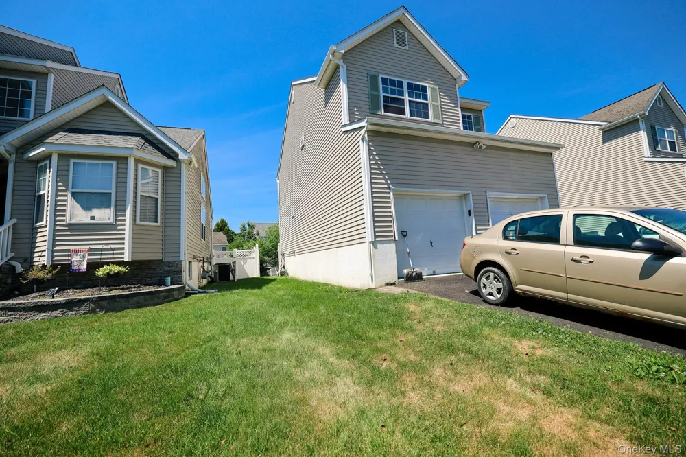16 McLaughlin Way Washingtonville, NY 10992