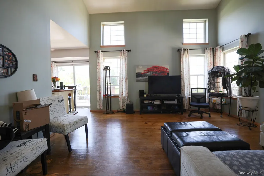 16 McLaughlin Way Washingtonville, NY 10992