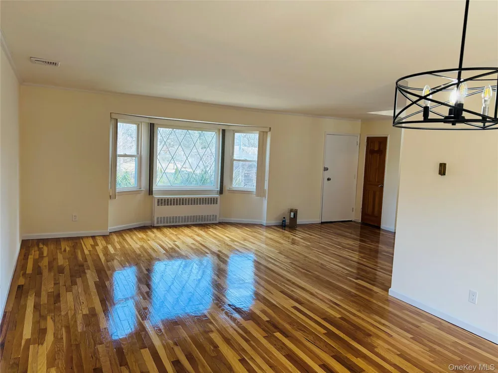 71 Willits Road Glen Cove, NY 11542