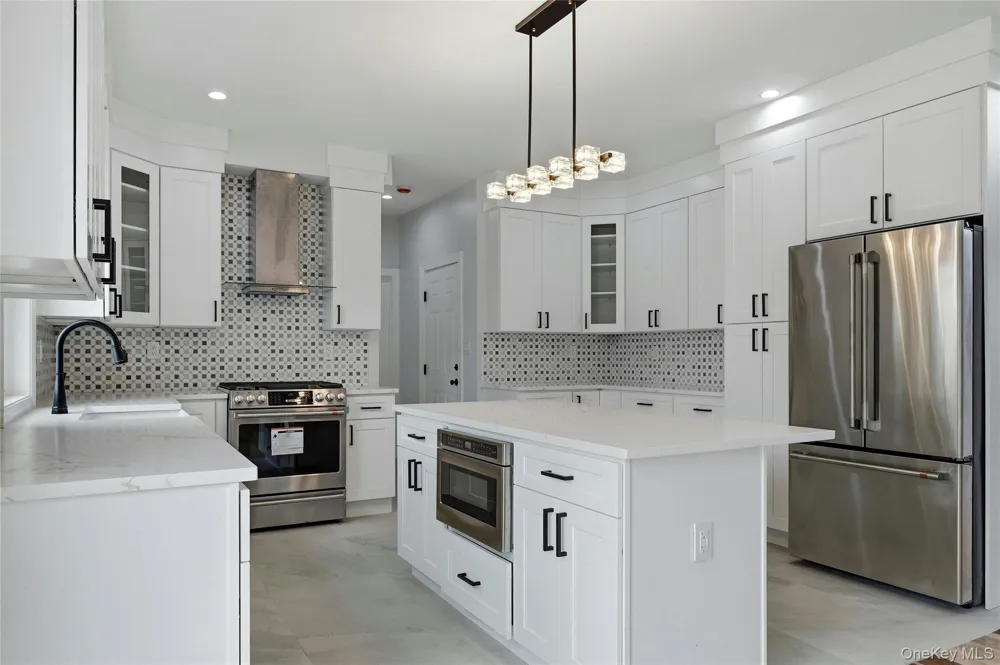1104 Washington Avenue Westbury, NY 11590