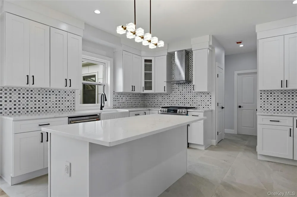 1104 Washington Avenue Westbury, NY 11590