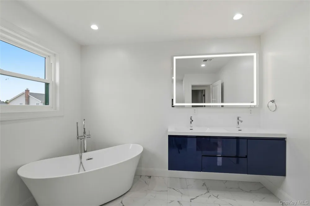 1104 Washington Avenue Westbury, NY 11590