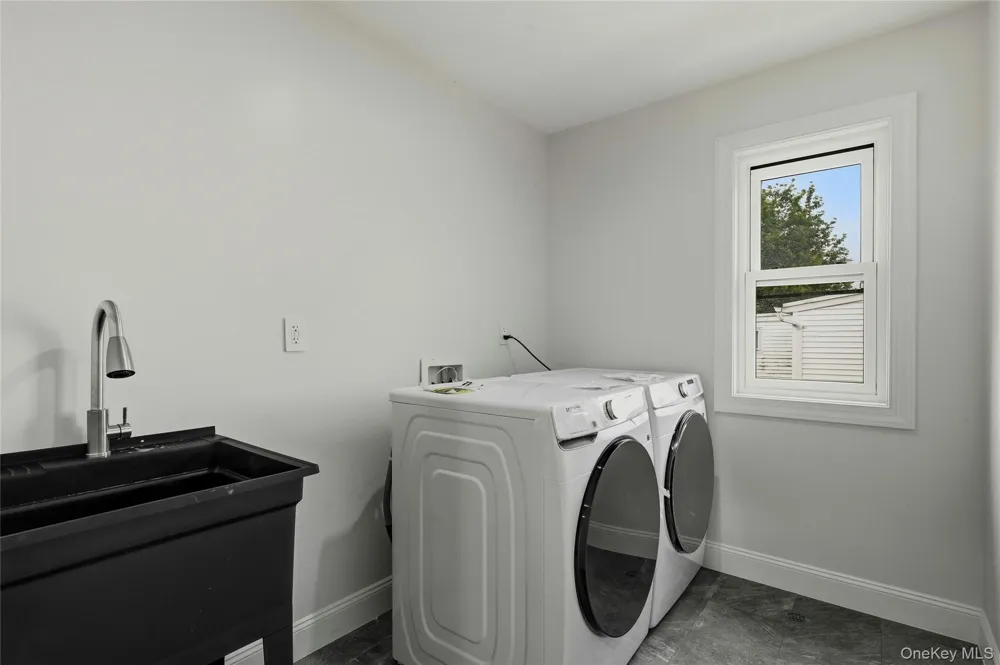 1104 Washington Avenue Westbury, NY 11590