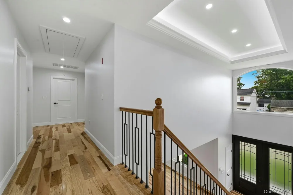 1104 Washington Avenue Westbury, NY 11590