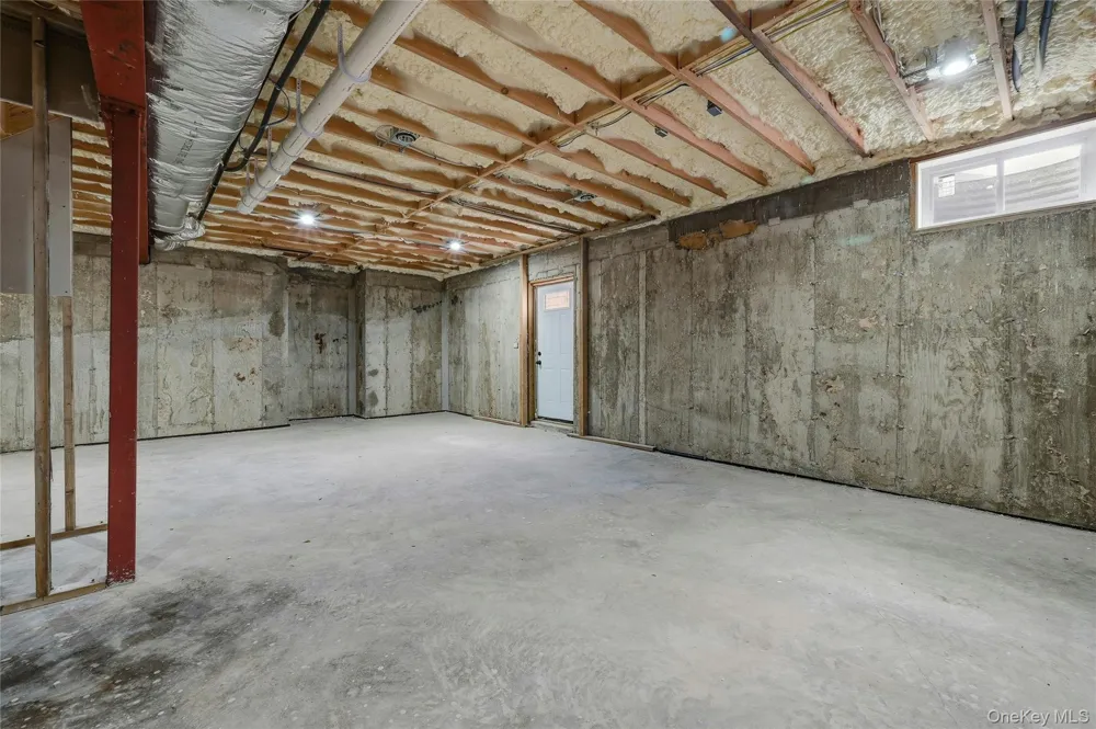 1104 Washington Avenue Westbury, NY 11590