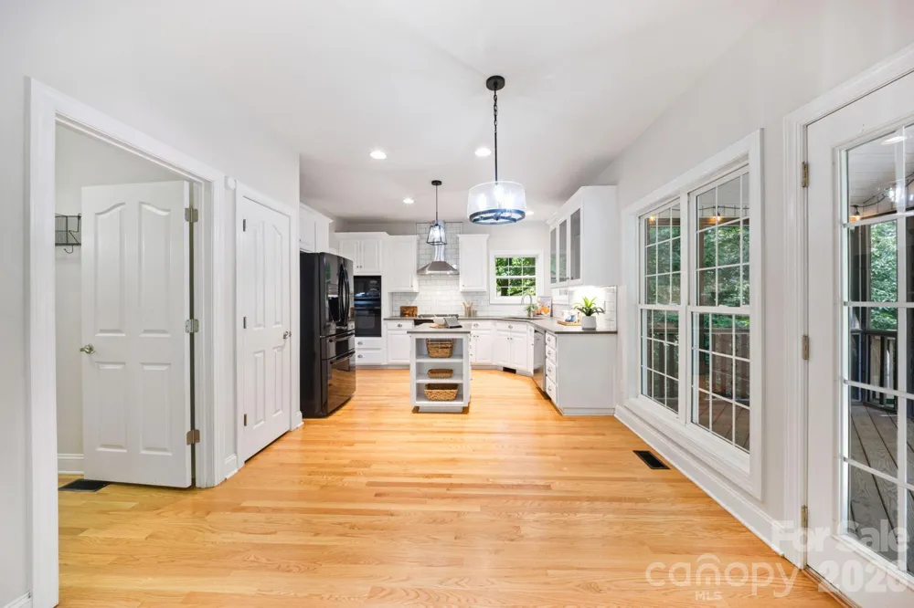 5355 Shannamara Drive Matthews, NC 28104
