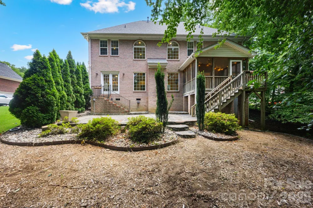 5355 Shannamara Drive Matthews, NC 28104