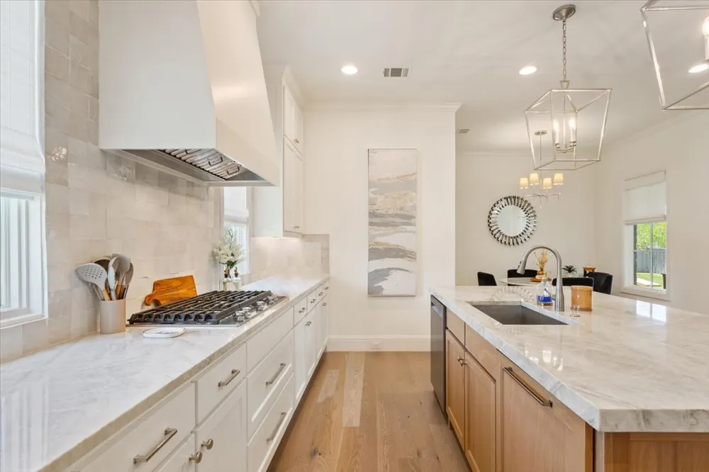 14019 RW COURT Woodway, TX 76712
