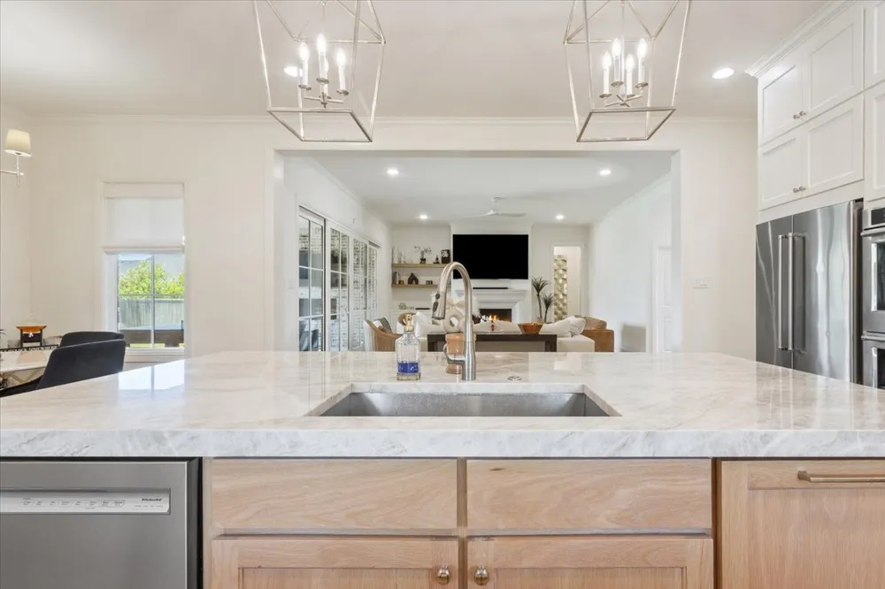 14019 RW COURT Woodway, TX 76712