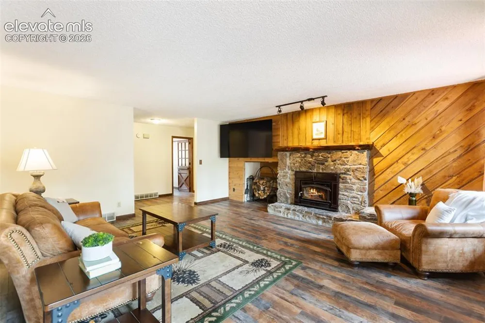 723 Pine Street Woodland Park, CO 80863