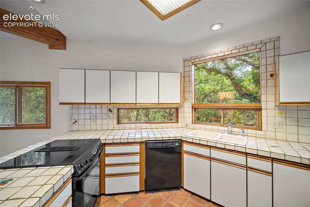 609 Crystal Hills Boulevard Manitou Springs, CO 80829