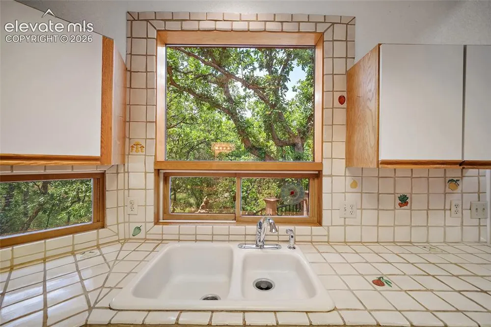 609 Crystal Hills Boulevard Manitou Springs, CO 80829