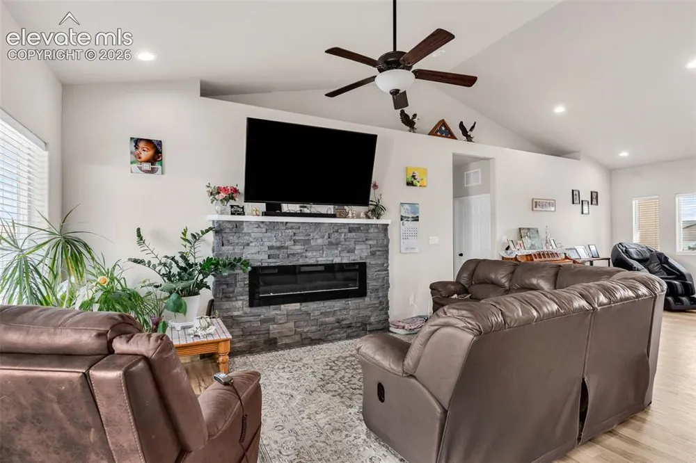 1673 Calle Rosa Drive Pueblo West, CO 81007