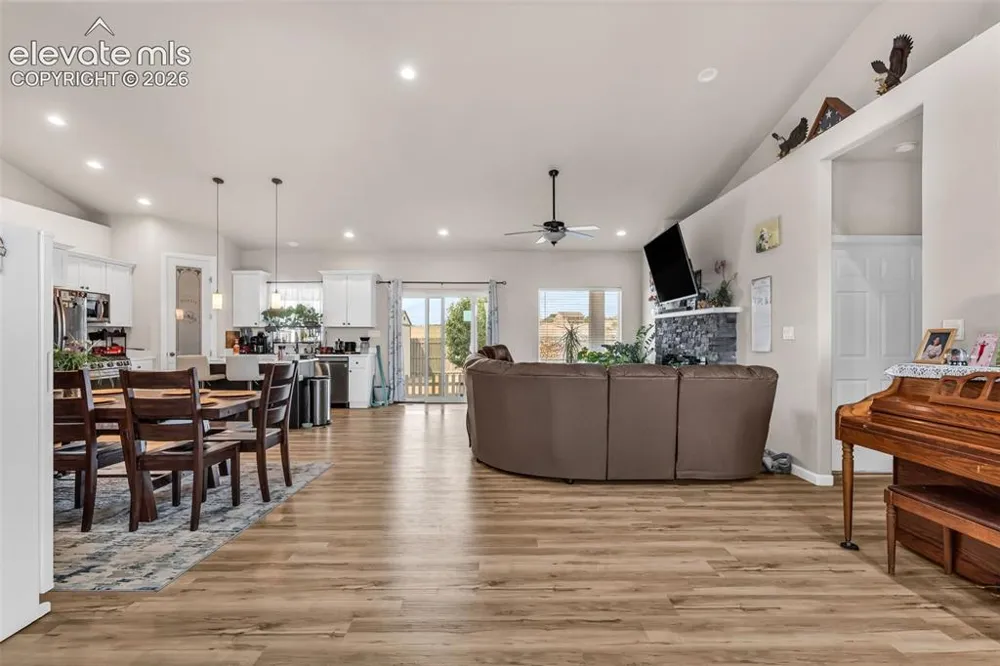 1673 Calle Rosa Drive Pueblo West, CO 81007