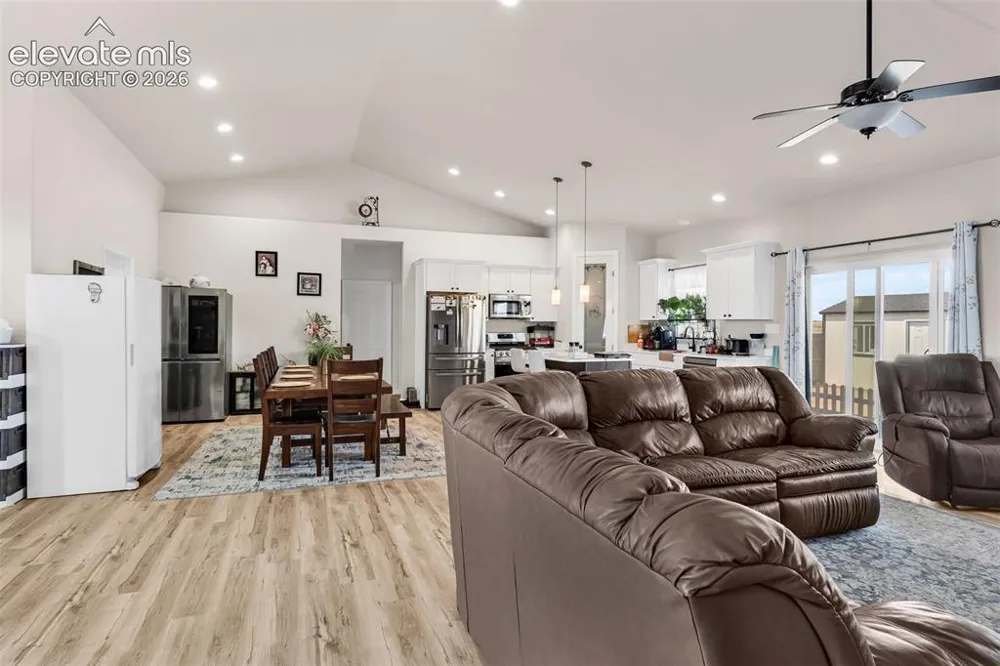 1673 Calle Rosa Drive Pueblo West, CO 81007