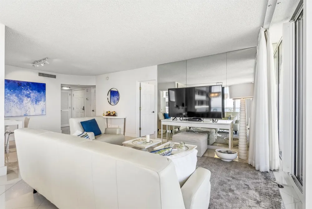 3554 Ocean Drive Vero Beach, FL 32963