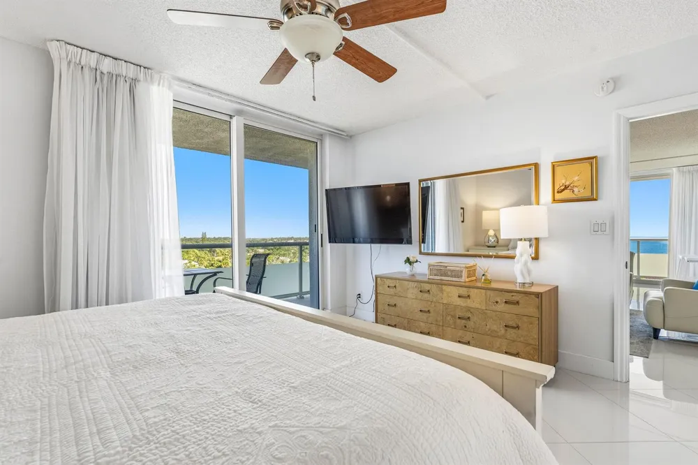 3554 Ocean Drive Vero Beach, FL 32963