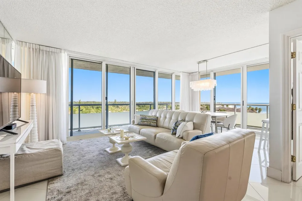 3554 Ocean Drive Vero Beach, FL 32963