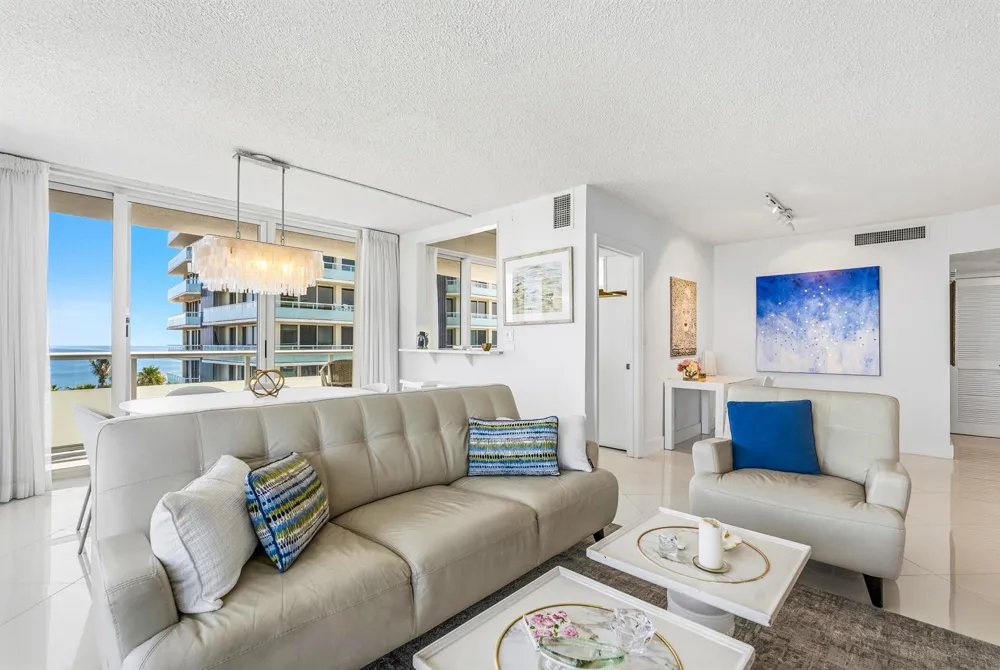 3554 Ocean Drive Vero Beach, FL 32963